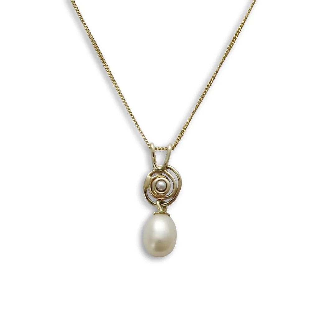 EG7769B Dangle Pearl and gold earrings with spiral motif